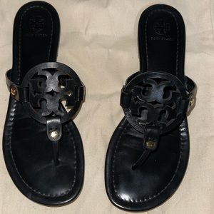 💕 EUC TORY BURCH MILLER SANDALS BLACK LEATHER FLIP FLOPS 8.5